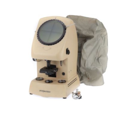 Projectina Projection Microscope, Projectina projection Microscope, with Projectina 20x objective & 4 objective turret Note: 