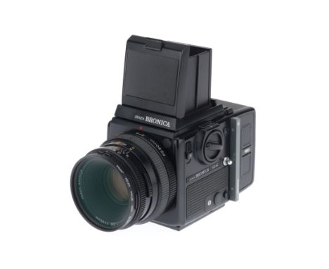 A Zenza Bronica SQ-Ai Medium Format Film Camera, black, serial number 1520366, body VG, shutter and mirror mechanism moves fr