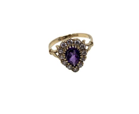 A 9ct gold cluster ring  