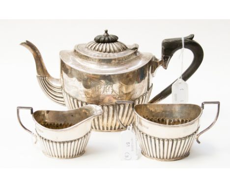 A Chester 1919/20 three piece tea service, maker HE & FE, total weight 16.6 oz troy.