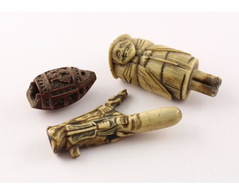 DREI NETSUKE, Nuss, Bein, H bis 6,5, besch., JAPAN, E.19.Jh.