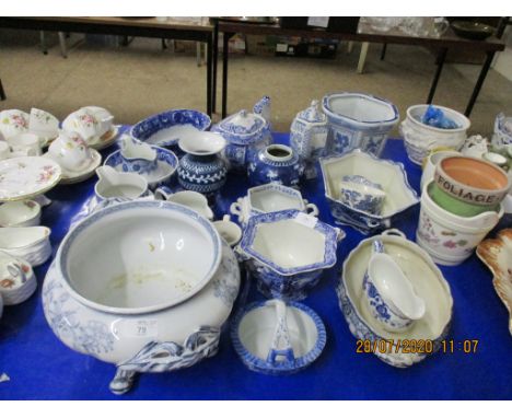 QUANTITY OF VARIOUS VINTAGE BLUE AND WHITE TRANSFER PRINTED CERAMICS INCLUDING MASON’S SPODE ETC