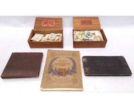 A collection of vintage cigarette cards &amp; picture albums. Includes "Uniforms of the Territorial Army" with others. Althou