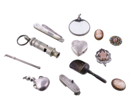 Ω A collection of objects, including: a late Victorian silver and mother of pearl fruit knife by Thomas Marples, Sheffield 18