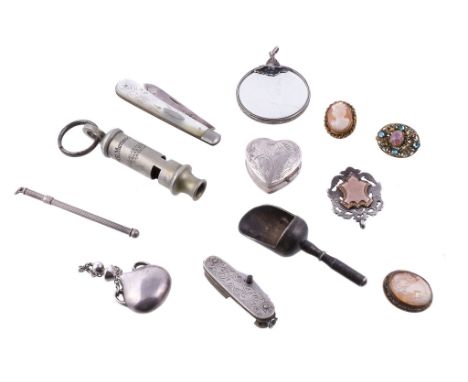 Ω A collection of objects, including: a late Victorian silver and mother of pearl fruit knife by Thomas Marples, Sheffield 18