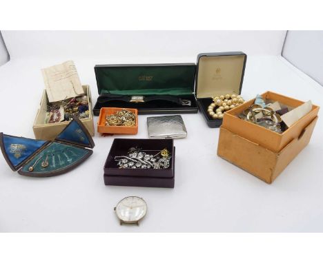 A collection of jewellery to include two yellow metal stick pins, gent's Avia wristwatch, simulated pearl necklace etc 