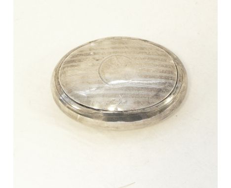 George V silver snuffbox, oval, engine-turned with flush fitting hinged lid, Birmingham 1926 (af) 