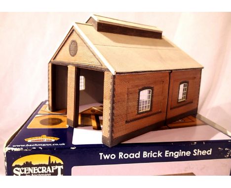 Bachmann Scenecraft, two road OO scale, brick engine shed. Very good - excellent condition, minor glue mark, box is fair. P&a