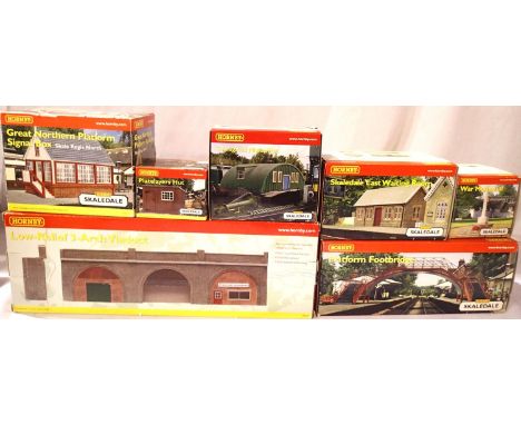 Seven Hornby Skaledale buildings includes viaduct, footbridge, war memorial, waiting room, signal box, hut, Nissen hut, mostl