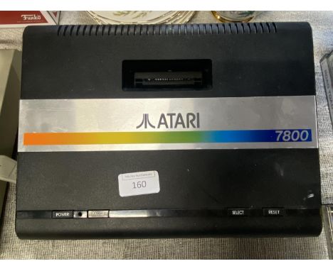 A Atari 7800 console (untested, no power leads) 