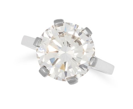 A SOLITAIRE DIAMOND RING, 20TH CENTURY in 18ct white gold, set with a round cut diamond of 4.20 carats, signed TF&amp;S, stam