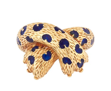 A VINTAGE ENAMEL LEOPARDS PAW RING, KUTCHINSKY 1969 in 18ct yellow gold, in the form of two leopards paws crossed over, set w