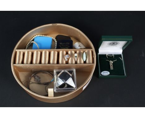 A quantity of silver and white metal jewellery including bangle, rings, necklaces etc