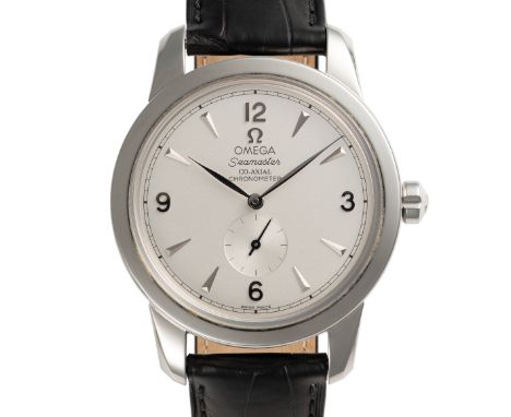A GENTLEMAN'S SIZE STAINLESS STEEL OMEGA SEAMASTER CO AXIAL CHRONOMETER WRIST WATCH DATED 2012, REF 52223392002001, 1948 LOND