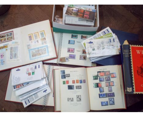 A very large collection of British, commonwealth and foreign stamps, contained within approx. 5 albums together with a large 