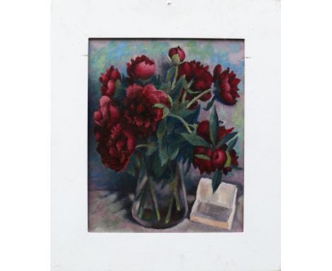 Körber, Peter (Wuppertal 1911 - 2013 Gaienhofen)"Stillleben mit Pfingstrosen" in Vase; daneben aufgeschlagenes Buch; ÖL/Pavat