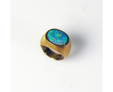 Damenring18ct GG; satiniert; mit Opal-Doublette besetzt; 10,5g; Ringgr. 53