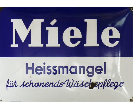 Emailschild "Miele" (50er Jahre)Heissmangel für schonende Wäschepflege; 49,5 x 74 cm; leicht gewölbt; mit Abschlägen; Pyro-Em