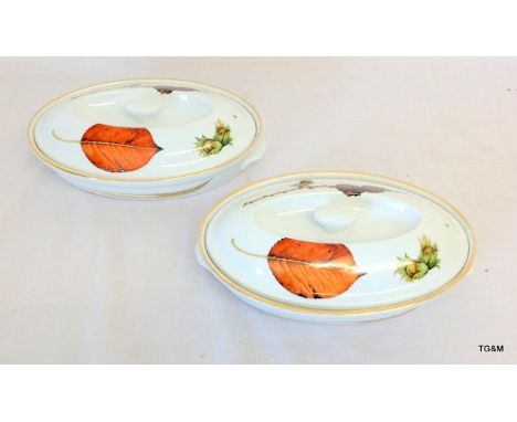 A pair of Worcester lidded serving dishes