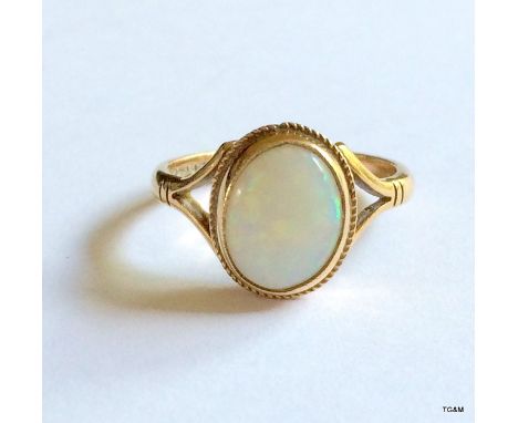 9ct gold ladies opal ring