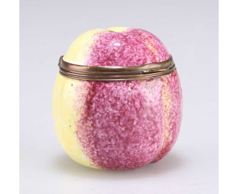 A BILSTON ENAMEL 'APPLE' BONBONNIÈRE c.1780. 3.4cm high