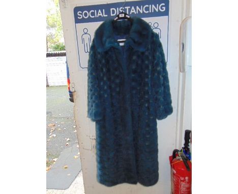A vintage fur coat, trendy Blue, medium, good condition