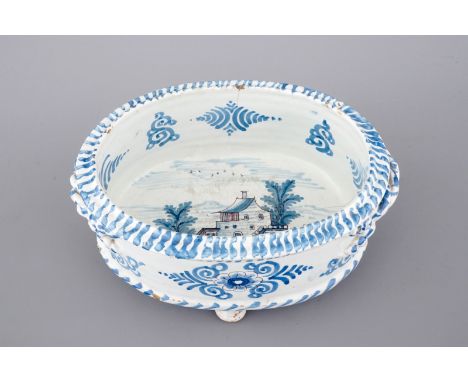 A French faience oval basin, Nevers, 17/18th C.         Dim.: 27 x 20 x 11cm Condition: A crack in the center     Condition r