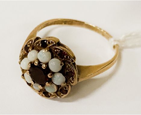 9CT GOLD RING SET WITH OPALS - SIZE P.