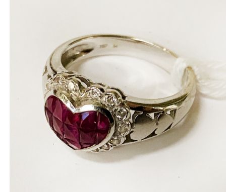 18CT WHITE GOLD DIAMOND &amp; RUBY RING - SIZE M