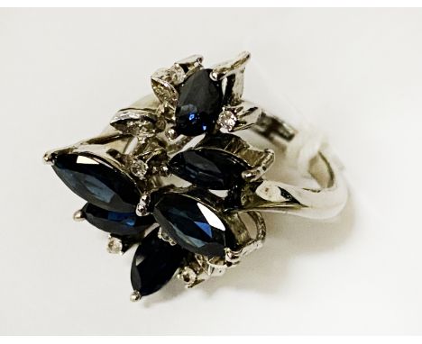 18CT WHITE GOLD DIAMOND &amp; BLUE SAPPHIRE RING - SIZE J - 6.5 GRAMS APPROX