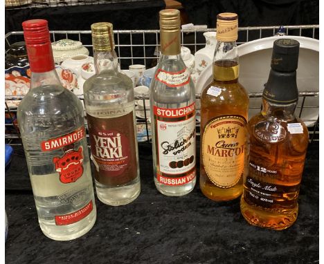 QUEEN MARGOT FINE SCOTCH WHISKEY, HIGHLAND SINGLE MALT WHISKEY WITH THREE BOTTLES OF WHITE SPIRITS