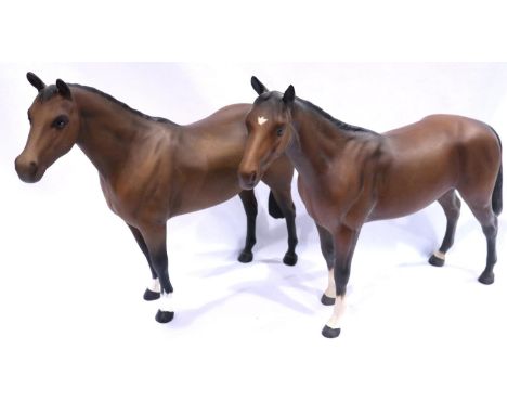 Two matte Beswick horses L: 25 cm, both no chips or cracks. P&amp;P Group 2 (£18+VAT for the first lot and £3+VAT for subsequ