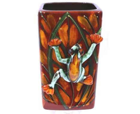 Anita Harris Frog vase, signed in gold, H: 15 cm, no cracks or chips. P&amp;P Group 1 (£14+VAT for the first lot and £1+VAT f