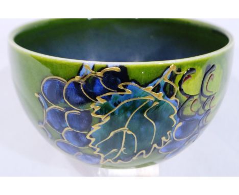 Anita Harris Vineyard bowl, signed in gold, D: 90 mm, no cracks or chips. P&amp;P Group 1 (£14+VAT for the first lot and £1+V