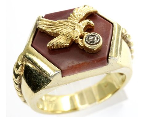 Gold plated 925 silver gilt eagle ring, size S, 14g. P&amp;P Group 1 (£14+VAT for the first lot and £1+VAT for subsequent lot