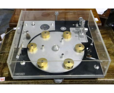 Transistor hydraulic reference turntable with boxed stylus scale and gold ring cartridge. Not available for in-house P&amp;P 