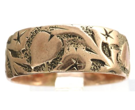 Victorian 9ct rose gold band with floral engraving, size O/P, 3.4g. P&amp;P Group 1 (£14+VAT for the first lot and £1+VAT for