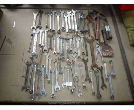 A good quantity of open ended, combination and ring Spanners, many chrome vanadium, a secateurs, a bolster chisel, cold chise