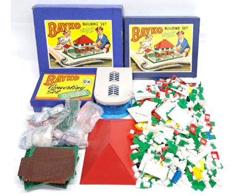 Bayko Building Sets &amp; similar, a boxed &amp; unboxed group. &nbsp;Although unchecked for completeness condition generally