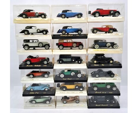 Solido, a boxed mainly "Age D'Or" 1:43 scale Classic vehicle group to include 4059 Renault 40CV in Black/Green/Brown roof, 40