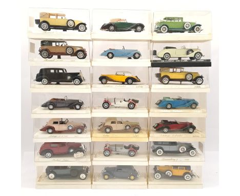 Solido, a boxed mainly "Age D'Or" 1:43 scale Classic vehicle group to include 4033 Pompiers 15CV, 4047 Packard Sedan in Black