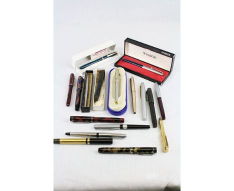 Collection of mixed vintage fountain pens to include Parker, 18k rolled gold Fendograph etc 