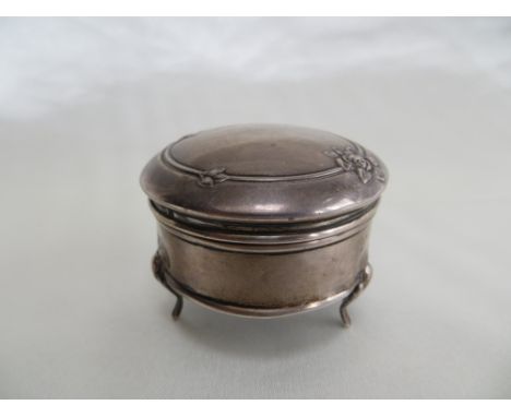 Silver trinket box. Birmingham 1919. Weight: 55.2g.