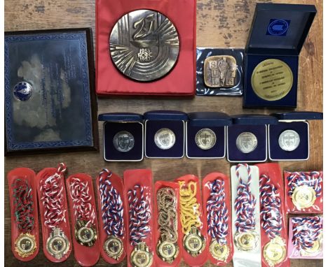 Collection of Medallic issues including Large 10.5cm diameter Bulgarian 1983 Sports medal, 17 British Amateur Athletics Medal