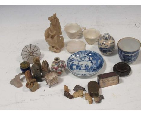 Small Chinese and Japanese items, including small silver items, seals, snuff bottle, miniatures, etcCondition report: The min