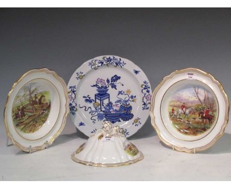 A Copeland Spode dinner service with Hunting patternCondition report: Generally the service is in a very good condition. Ther