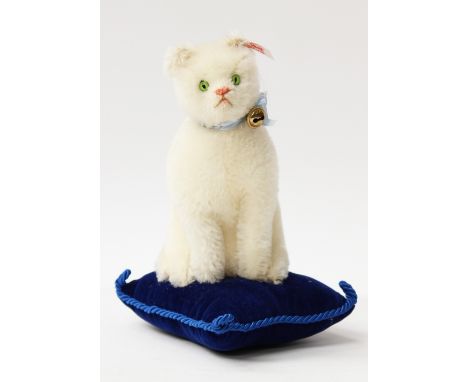 Steiff: A boxed limited Margarete Steiff edition "Cat on a pincushion",17cm, No.01440, certificate present.