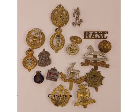 WW2 British Cap badges and Membership badges to include Royal Warwicks, West Yorks, York & Lancs, Queens Own Hussars, Royal W