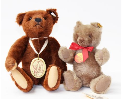 Steiff: A boxed "Margarete Steiff Museum teddy" 1999, no.01236, with numbered white and red tag to ear, with reddish brown mo