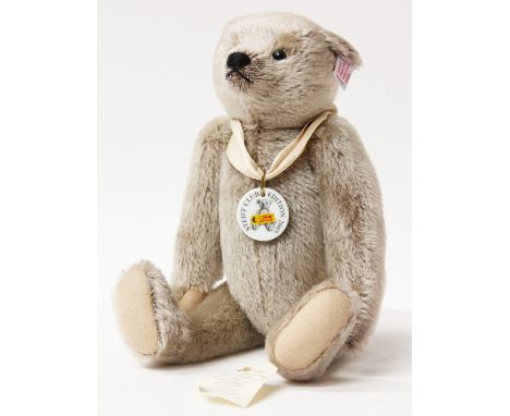 Steiff: A limited Margarete Steiff edition "Richard Steiff Tebby bear" grey,30cm, No.01529, certificate present, within prese